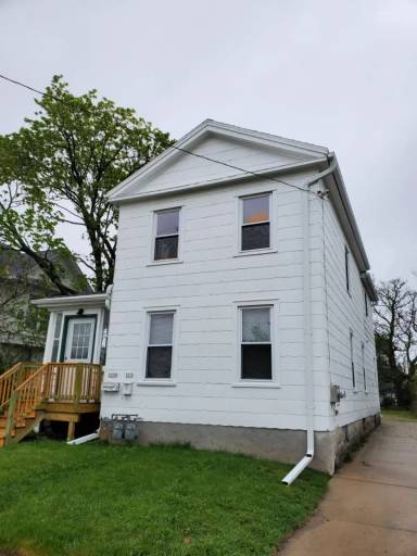 Main picture of 223 W 11th Ave