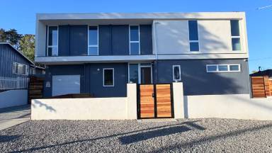 Main picture of 139 Almond St