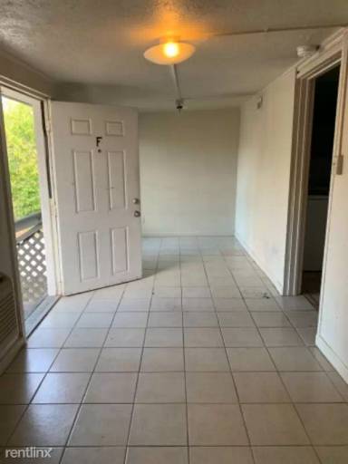 Main picture of 1007 N Main St