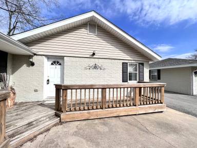 Main picture of 101-103 W Martin Luther King Jr Blvd