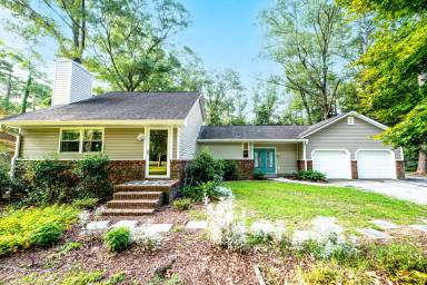 Main picture of 512 Haywood Creek Dr