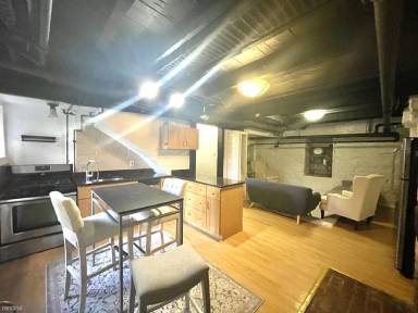 Main picture of 2 Champney Pl