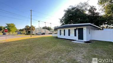 Main picture of 401 Donnelly St