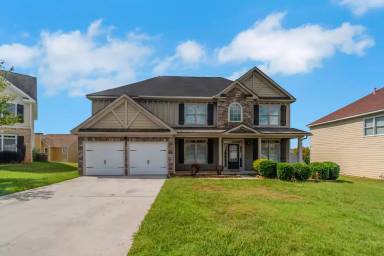 Main picture of 50 Trinity Ln