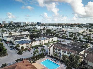 Main picture of Cross Creek Condominiums