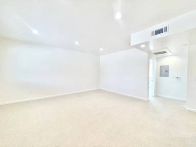 Main picture of 7514 Haskell Ave
