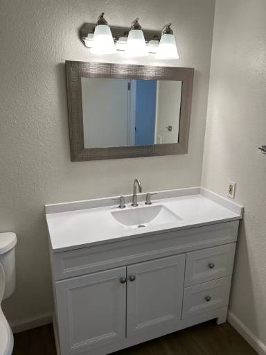 Main picture of 1655 East Ave