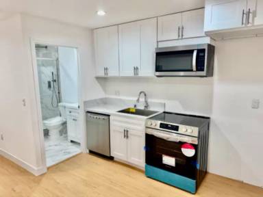 Main picture of 5735 Woodman Ave