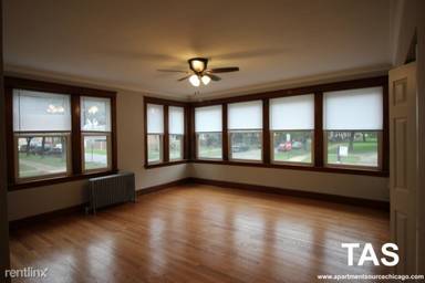 Main picture of 2651 N Harding Ave