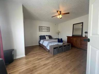 Main picture of 5391 Baldock Ave