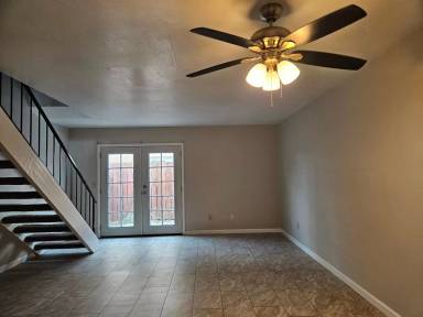 Main picture of 937 Iris St
