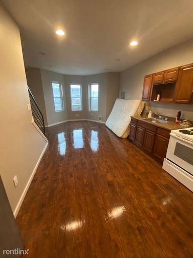 Main picture of 2113 E Cambria St