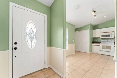 Main picture of 64 Dorset Dr