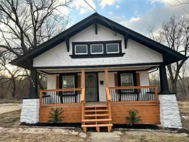 Main picture of 5826 Jackson Ave