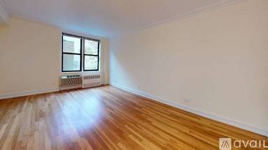 Main picture of 305 W 13th St