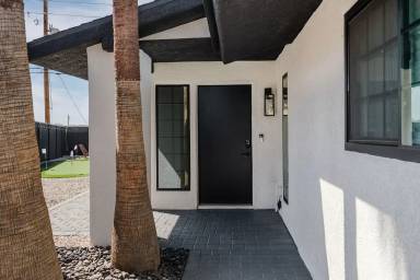 Main picture of 3250 Dolphin Dr