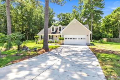 Main picture of 216 Molly Ct
