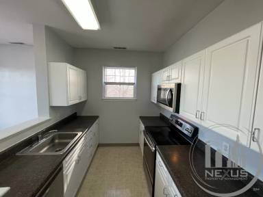 Main picture of 90 Mill St