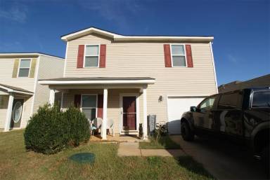 Main picture of 105 Foxford Ln
