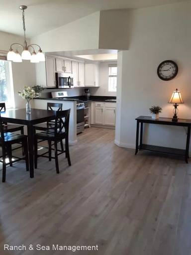 Main picture of 908 Sea Cliff Way