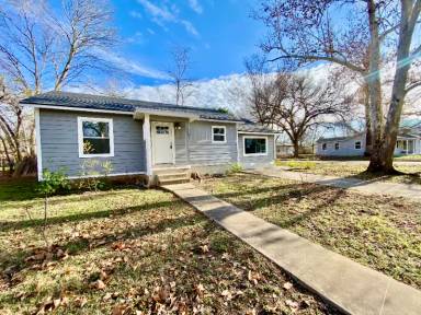 Main picture of 800 Barbara Dr