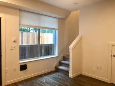 Main picture of 9525 N Lombard St