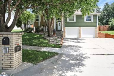 Main picture of 119 N Kaw Dr