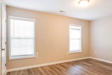 Main picture of 2948 Rolling Ln