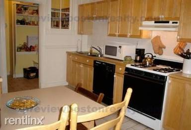 Main picture of 1904 Beacon St