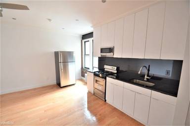 Main picture of 2120 Tiebout Ave