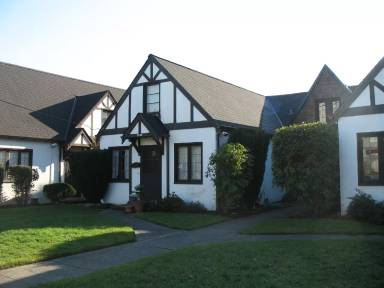 Main picture of 2251 NE 53rd St