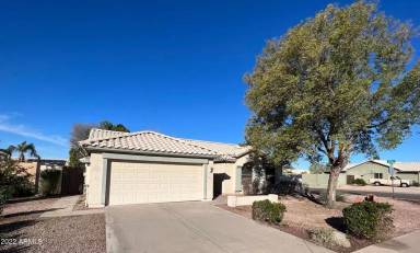 Main picture of 3048 N 64th St