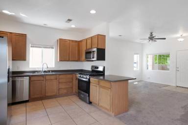 Main picture of 76 Sunset Canyon Ln