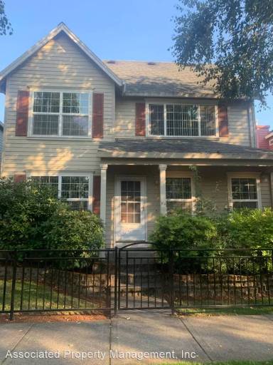 Main picture of 6207 NE Chestnut St