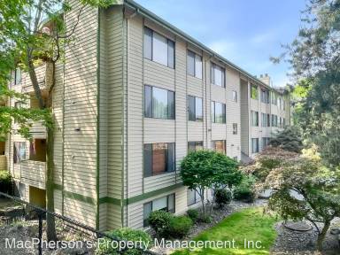 Main picture of 9512 1st Ave NE