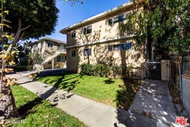 Main picture of 7621 Hampton Ave