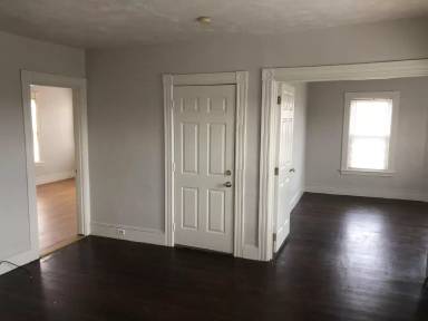 Main picture of 194 Maple & 383-389 Hayward - 389-3