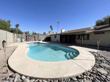 Main picture of 2242 E Geneva Dr