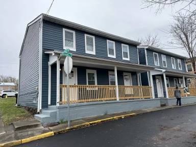 Main picture of 412 Diehl St