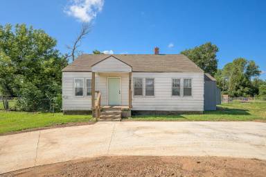 Main picture of 4012 E Reno Ave