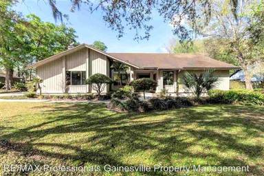 Main picture of 4420 NW 14th Pl