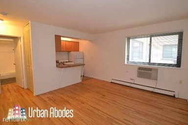 Main picture of 540 W Roscoe St