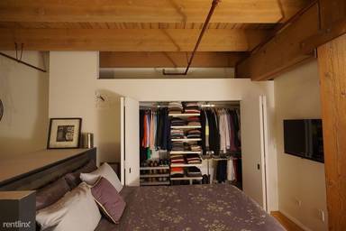 Main picture of 1733 W Irving Park Rd