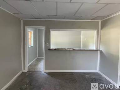 Main picture of 204 Airport Rd