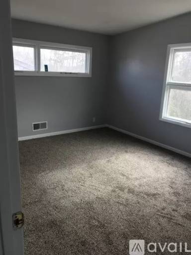 Main picture of 4 Viburnum Ln