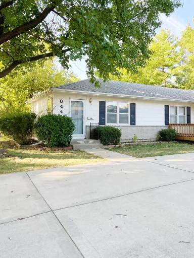 Main picture of 8440 Grandview Ln
