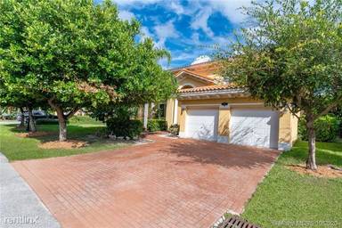 Main picture of 19529 SW 80th Ct