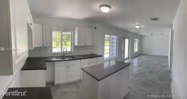Main picture of 21870 SW 118th Ave
