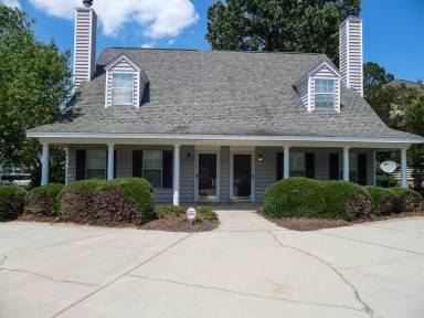 Main picture of 201 Gate Post Ln