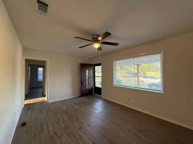 Main picture of 3212 Orchard Dr